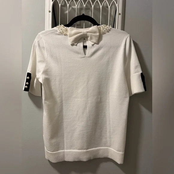 NWOT Karl Lagerfeld White Short Sleeve Top with Pearl Neckline, Sz S - Picture 7 of 7
